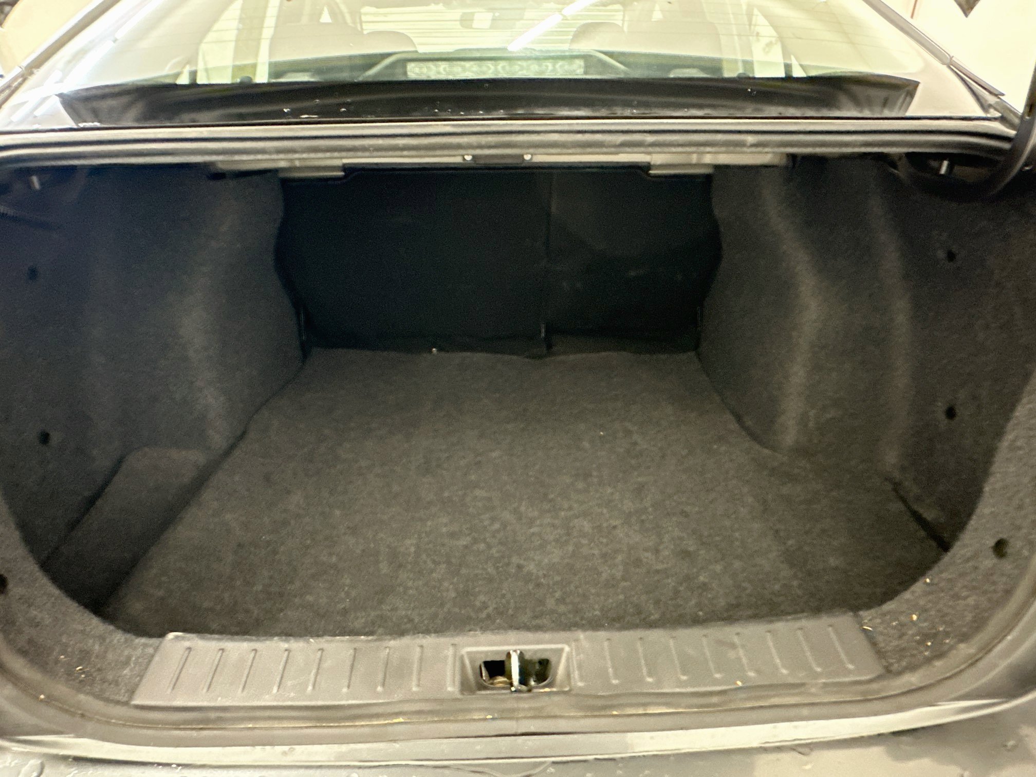 Used 2025 Nissan Versa SV FWD image 28