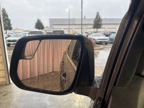 Used 2016 Chevrolet Colorado LT w/ LT Convenience Package image 28