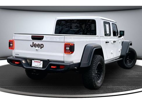 Used 2025 Jeep Gladiator Mojave w/ Safety Group AWD/4WD image 15