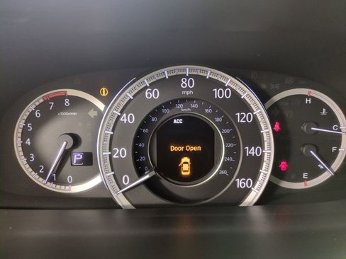 Used 2015 Honda Accord Touring image 15