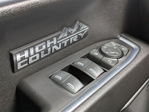 Used 2022 Chevrolet Silverado 1500 High Country w/ Technology Package image 23