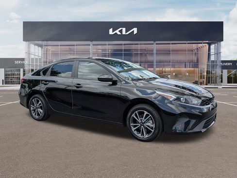 Certified 2023 Kia Forte LXS FWD image 2