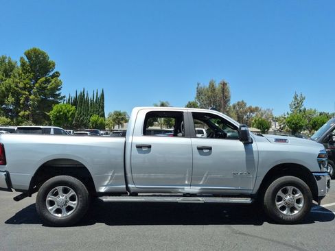 Used 2026 RAM 2500 Big Horn AWD/4WD image 4