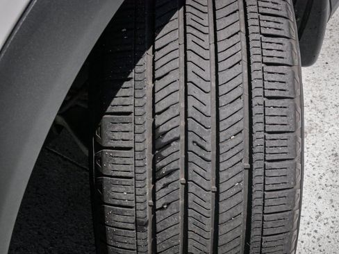 Used 2024 Honda Pilot EX-L image 12