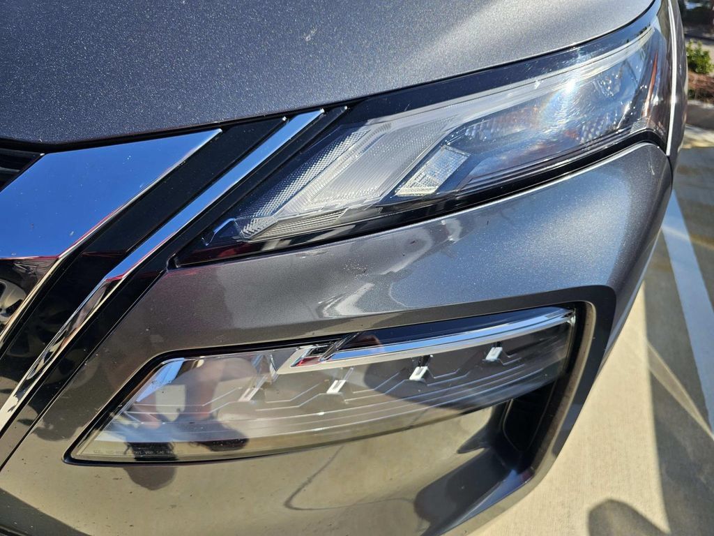 Used 2021 Nissan Rogue SV w/ Premium Package FWD image 7
