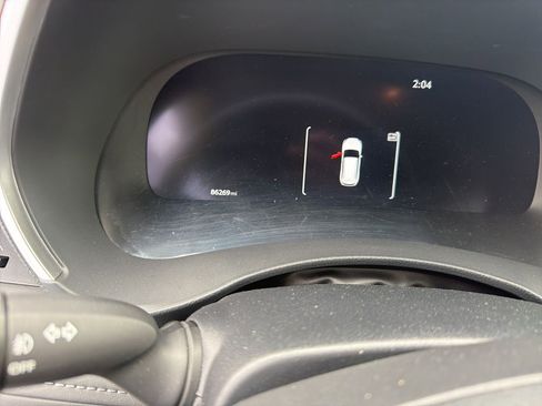 Used 2023 Toyota Highlander Limited image 13