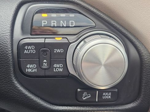 Used 2019 RAM 1500 Laramie w/ Sport Appearance Package AWD/4WD image 33