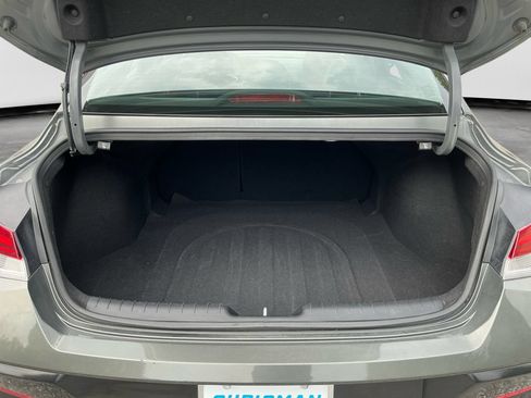 Used 2025 Hyundai Elantra Limited FWD image 17