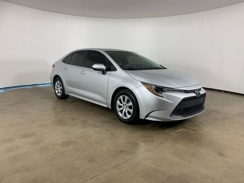 Used 2022 Toyota Corolla LE FWD image 5