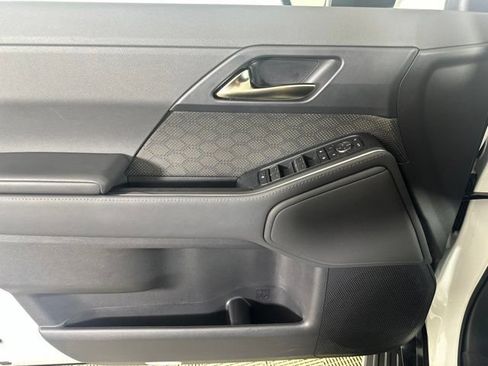 Used 2024 Lexus GX 550 w/ Accessory Package (2T) AWD/4WD image 13