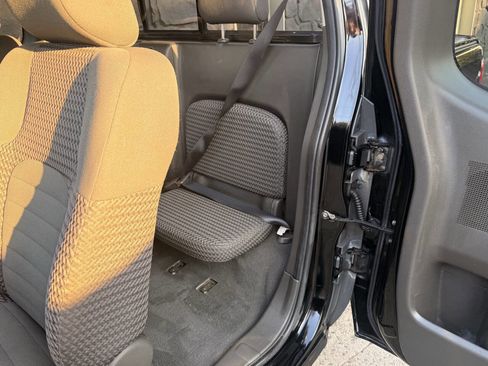 Used 2007 Nissan Frontier SE w/ Power Pkg image 13