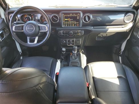 Used 2022 Jeep Wrangler Unlimited Sahara image 15