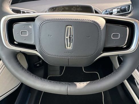 New 2026 Lincoln Nautilus Reserve image 25