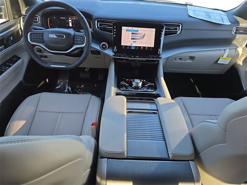 New 2025 Jeep Wagoneer Series II image 9