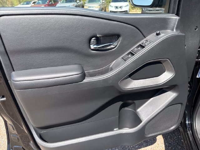 Used 2025 Nissan Frontier SV RWD image 10