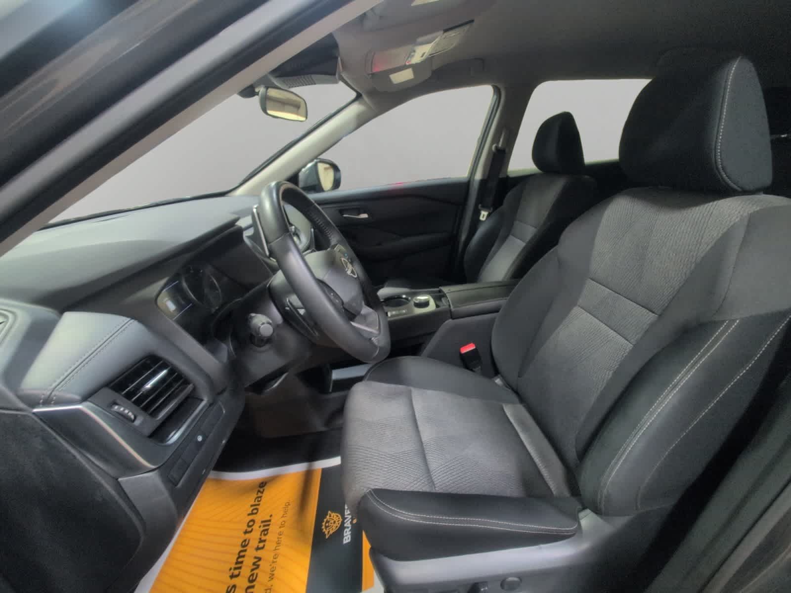 Used 2026 Nissan Rogue SV AWD/4WD image 10