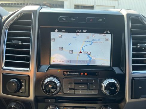 Used 2016 Ford F150 Platinum w/ Equipment Group 701A Luxury AWD/4WD image 26