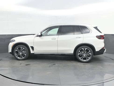 New 2026 BMW X5 sDrive40i w/ Climate Comfort Package RWD image 2