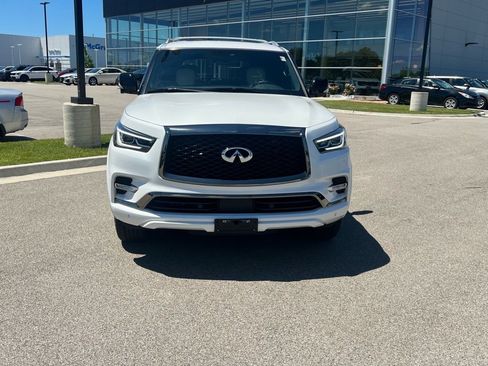 Used 2024 INFINITI QX80 Sensory AWD/4WD image 2