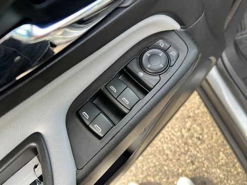 Used 2023 Chevrolet Equinox LT image 12