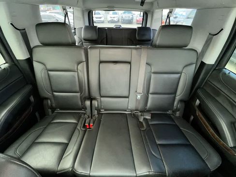 Used 2019 Chevrolet Suburban LT AWD/4WD image 23
