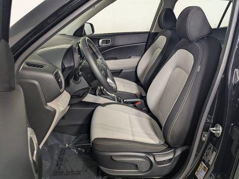 Used 2024 Hyundai Venue SEL image 12