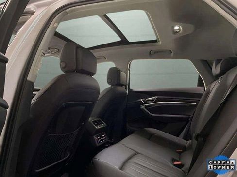 Used 2023 Audi e-tron Premium Plus image 28