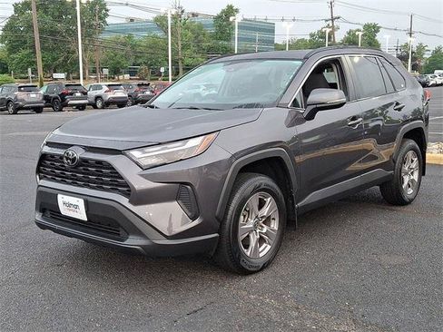 Certified 2022 Toyota RAV4 XLE w/ Convenience Package AWD/4WD image 4