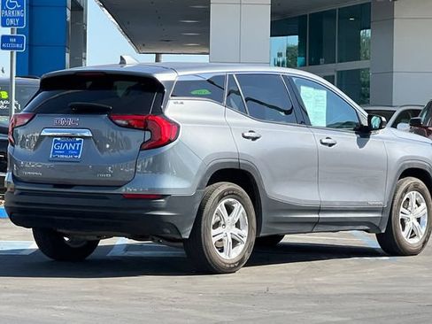 Used 2020 GMC Terrain SLE w/ LPO, Floor Liner Package AWD/4WD image 4