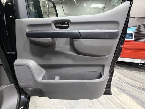 Used 2012 Nissan NV 3500 SV image 36