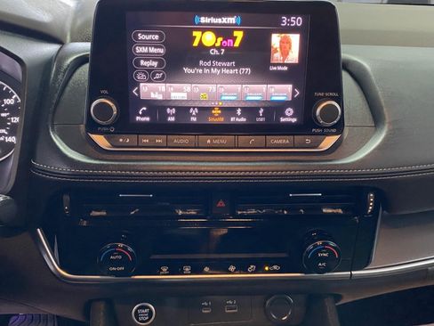 Used 2022 Nissan Rogue SV image 23