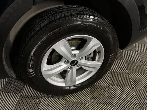 Used 2021 Kia Sorento LX image 40