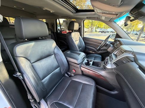 Used 2019 GMC Yukon SLT AWD/4WD image 18