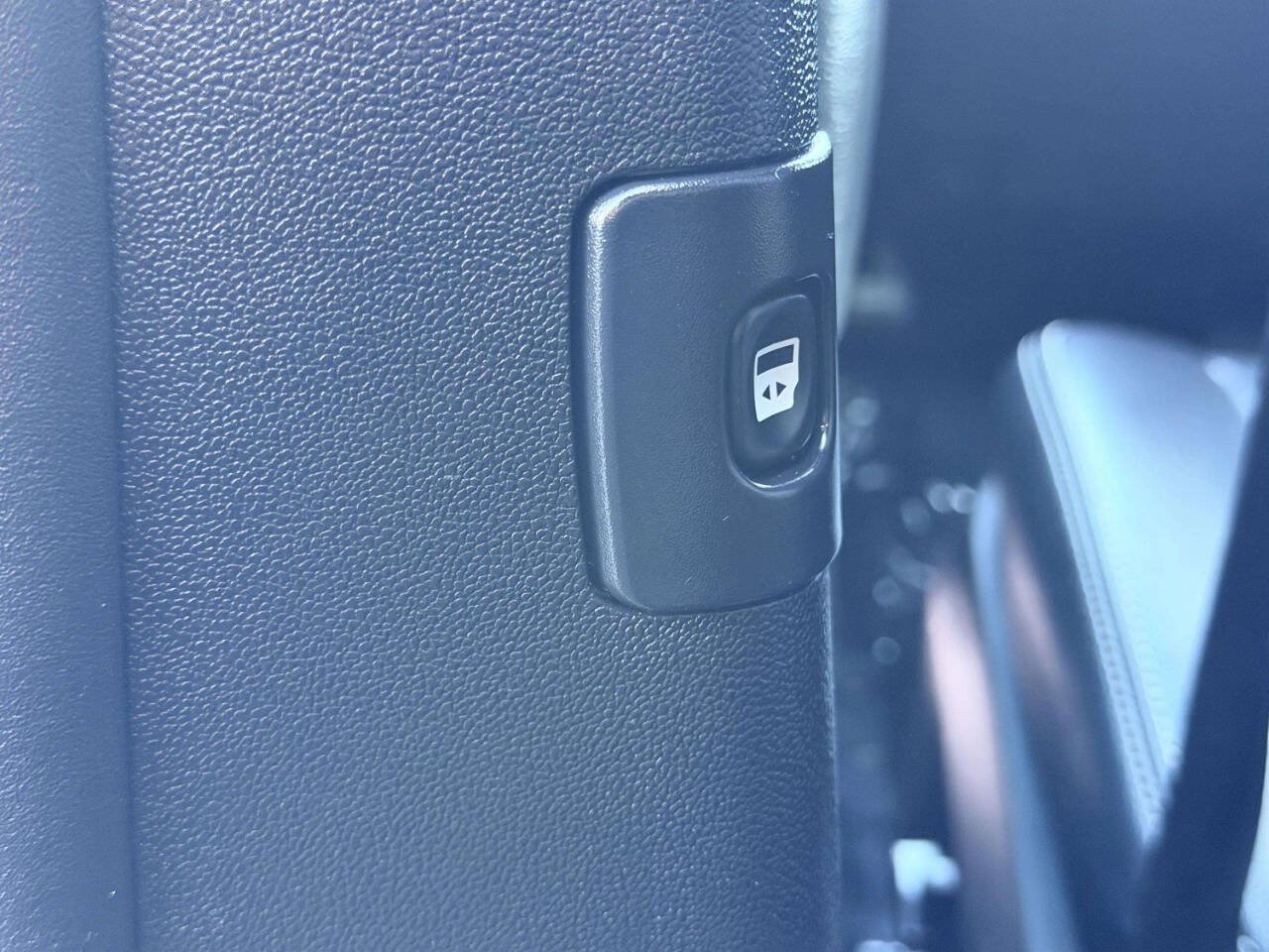 Used 2016 Dodge Grand Caravan SXT FWD image 25