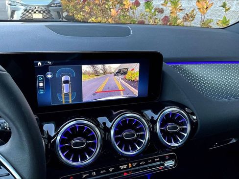 Used 2025 Mercedes-Benz GLA 250 4MATIC image 23