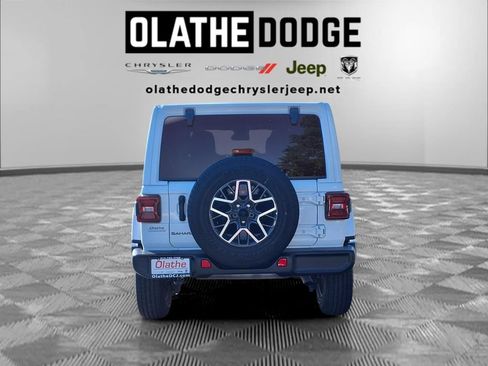 Used 2025 Jeep Wrangler Unlimited Sahara AWD/4WD image 24