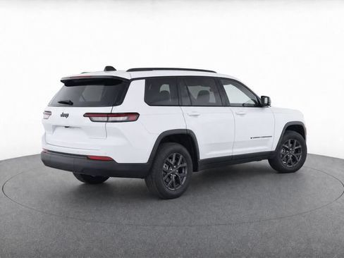 Used 2024 Jeep Grand Cherokee L Laredo RWD image 7