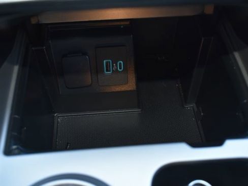 Used 2020 Ford Explorer XLT w/ Comfort Package image 30