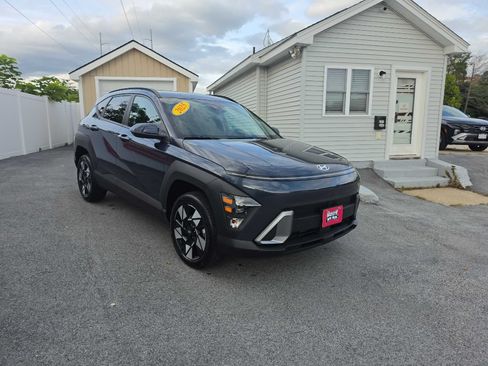 Used 2025 Hyundai Kona SEL AWD/4WD image 2
