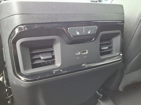 Used 2024 GMC Sierra 1500 AT4 w/ Technology Package AWD/4WD image 23