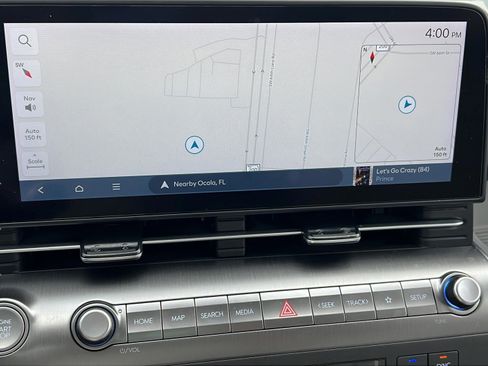 Used 2024 Hyundai Kona Limited FWD image 17