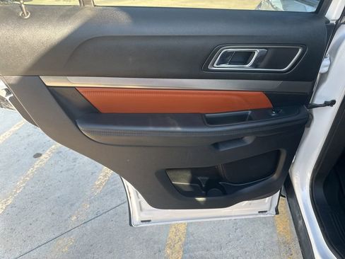 Used 2019 Ford Explorer XLT w/ Equipment Group 202A AWD/4WD image 23