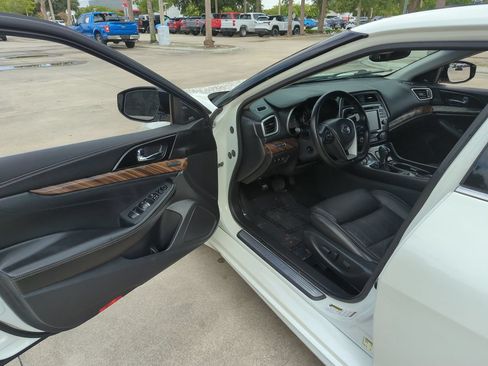 Used 2017 Nissan Maxima Platinum FWD image 7