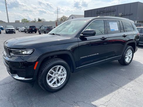 Used 2023 Jeep Grand Cherokee L Laredo w/ Luxury Tech Group I image 2