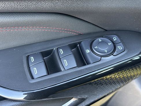 Used 2025 Chevrolet Trax RS w/ Sunroof Package image 16