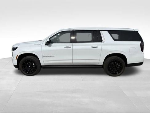 Certified 2026 Chevrolet Suburban High Country AWD/4WD image 2