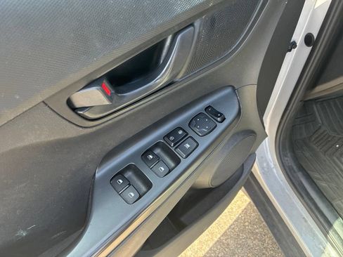 Used 2022 Hyundai Kona SEL FWD image 19