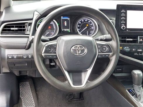 Used 2021 Toyota Camry LE image 11