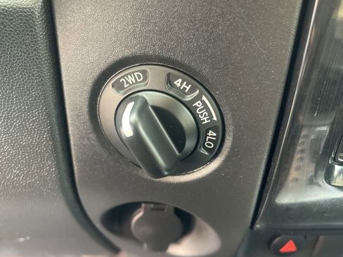 Used 2014 Nissan Titan SV w/ SV Value Truck Package image 17