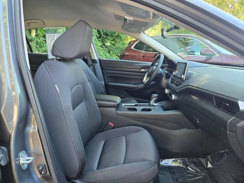 Used 2020 Nissan Altima 2.5 S FWD image 11